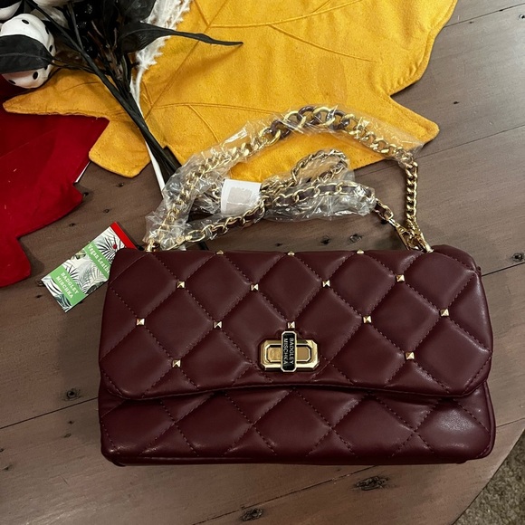 Elegant Badgley Mischka Burgundy Quilted Chain Bag - Picture 1 of 9